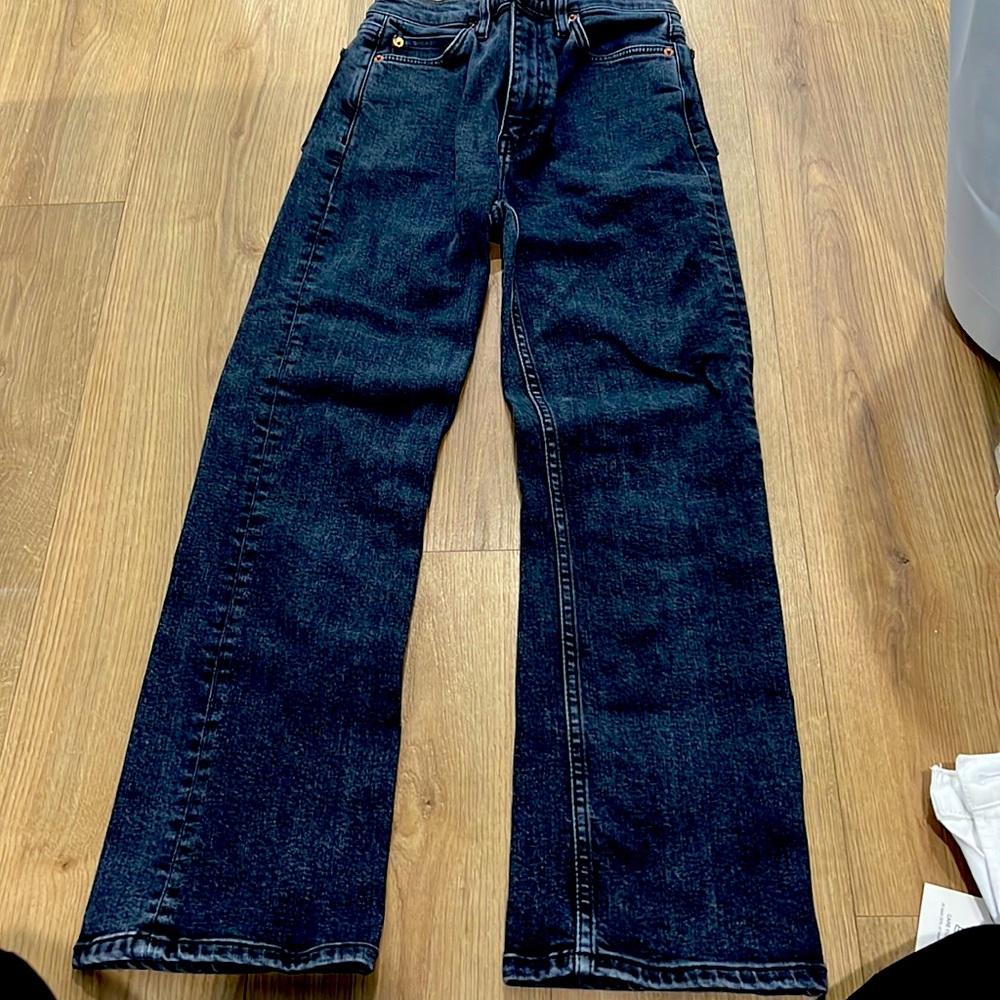 Redone women’s jeans size 27! In great condition! Color blackish grey